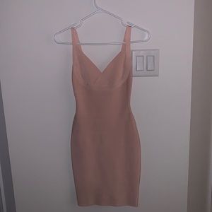 Babaton bodycon light pink dress in XXS never been worn, stretch factor 2/3